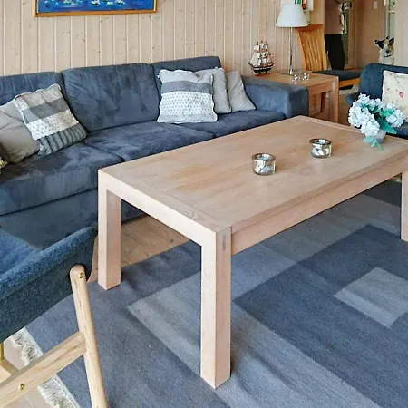 Three-bedroom Holiday In 7 *