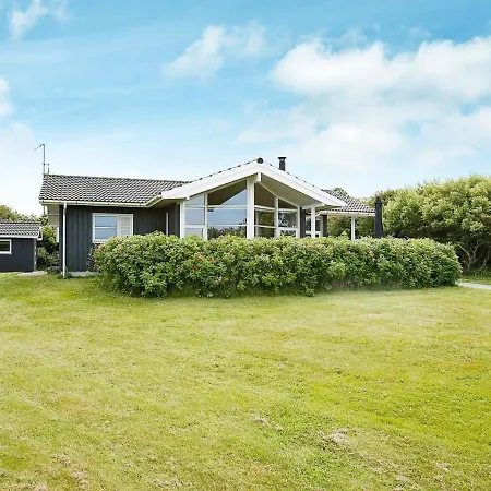 Three-bedroom Holiday In 7 Feriehus *